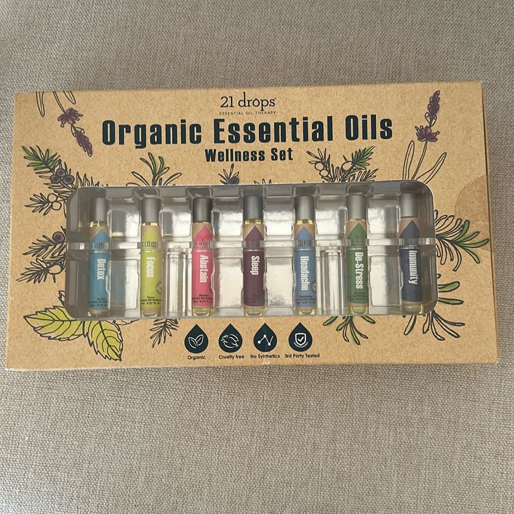 Organic Essential Oils. New.